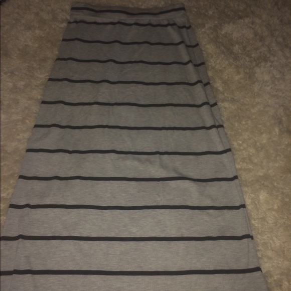 Stripped maxi skirt - Picture 3 of 3